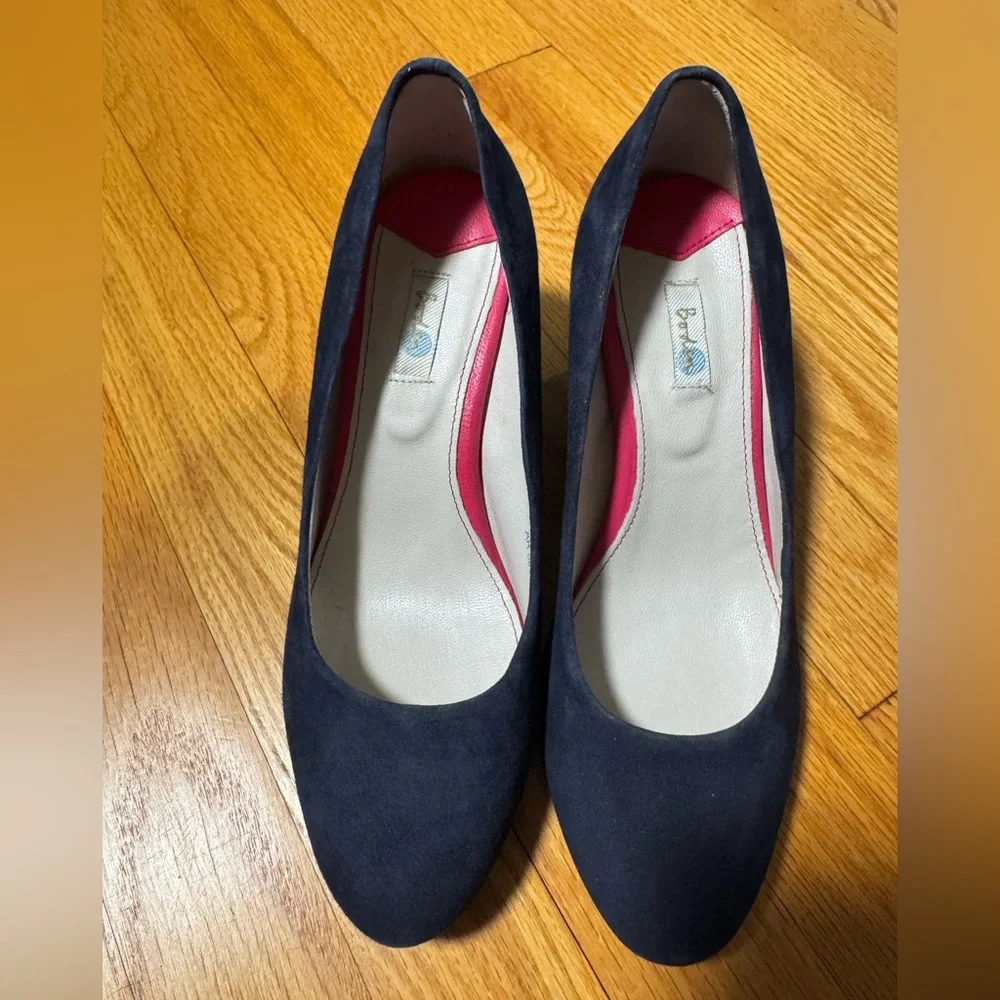 ⭐️HP⭐️ Boden- women’s navy suede shoes with wedge heel. Size 38/7